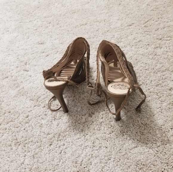☀️ Vince camuto gold sandals,  size 7.5 - Picture 5 of 5